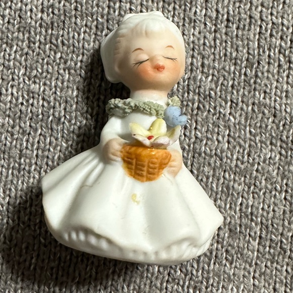 Vintage miniature bisque Flower of the Month figurine - Picture 1 of 4